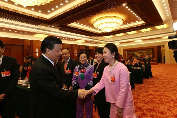 和主席握手心情依舊激動