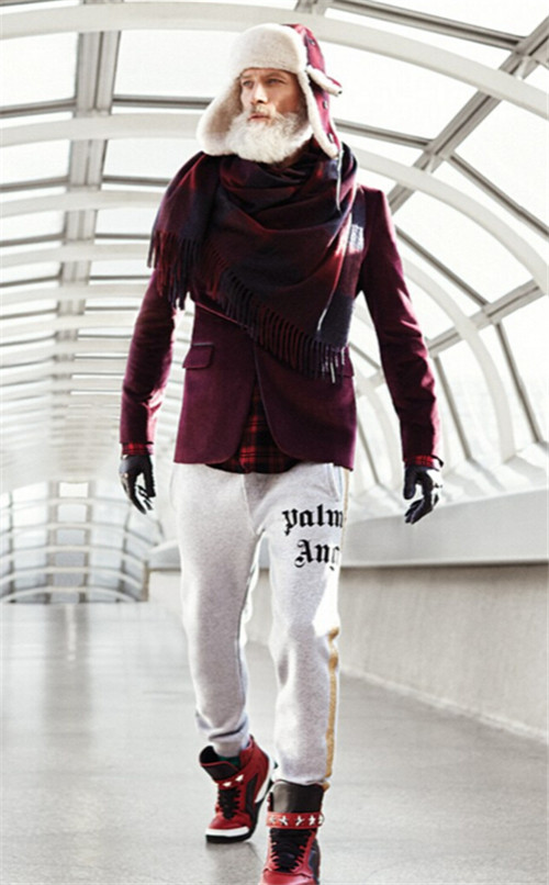 320名圣誕老人集體沖浪？八一八圣誕節(jié)奇聞趣事