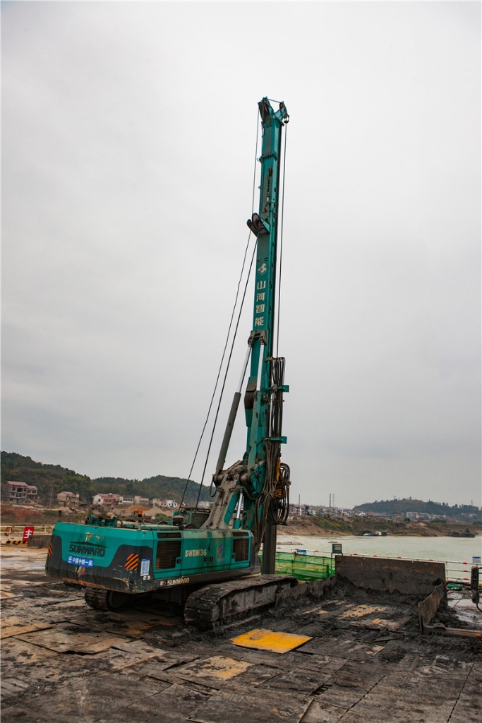 水下鉆孔80米，山河智能旋挖鉆機震撼施工場面