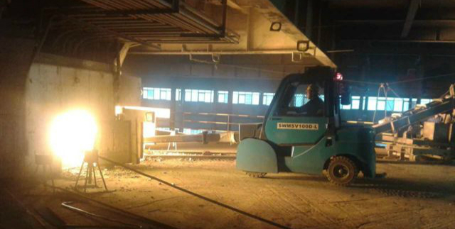 山河智能推料車(chē)成功進(jìn)軍冶煉行業(yè)