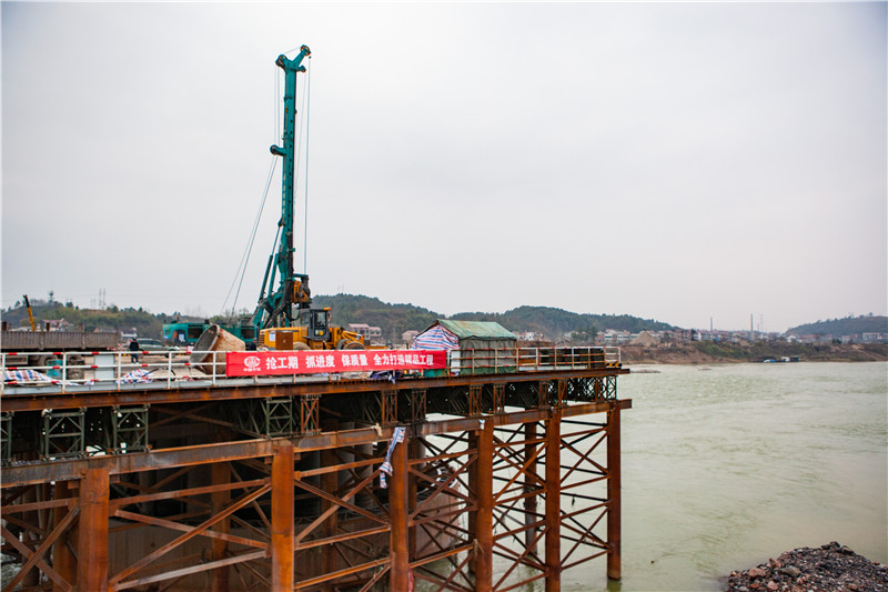 水下鉆孔80米，山河智能旋挖鉆機震撼施工場面