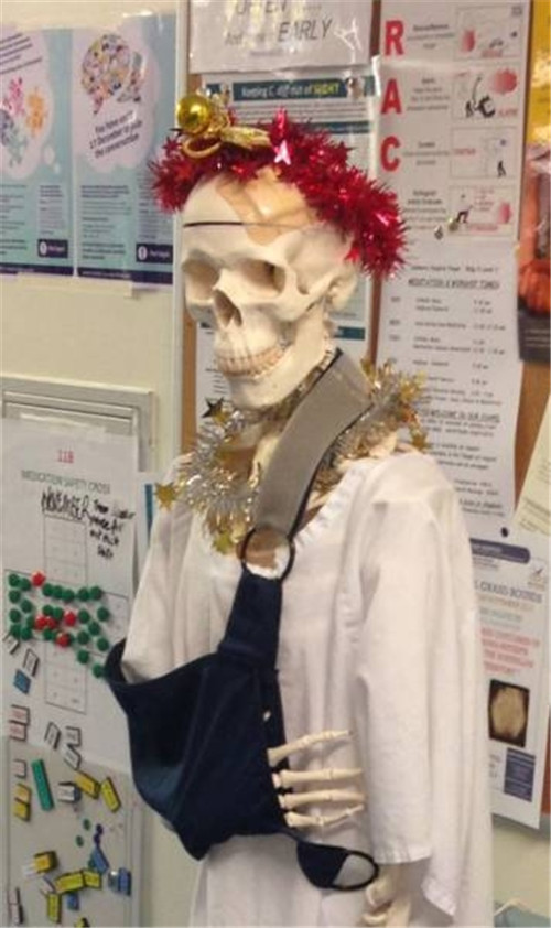 320名圣誕老人集體沖浪？八一八圣誕節(jié)奇聞趣事