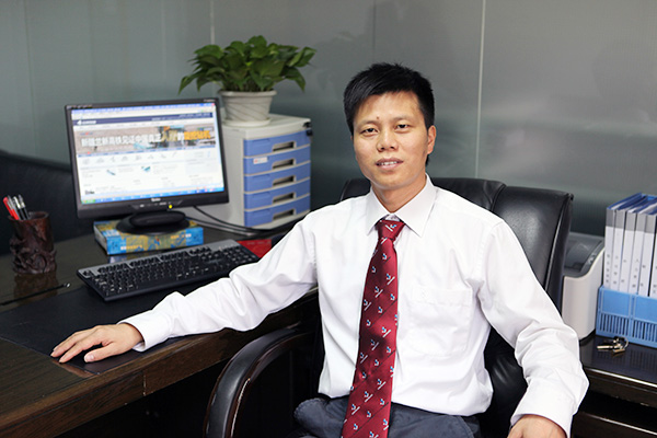 喜訊：山河智能朱建新榮獲《長(zhǎng)沙年鑒》2015年度十大人物獎(jiǎng)