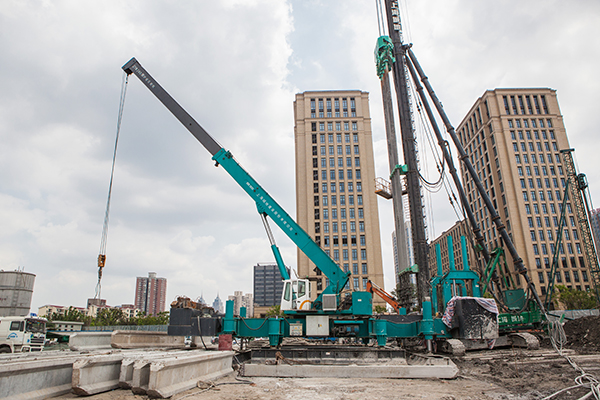 山河智能ZYW240圍護(hù)樁壓樁機(jī)驚艷問(wèn)世