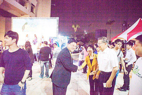 圖說怪手環(huán)臺凈灘活動，智繪山河智能環(huán)保節(jié)能