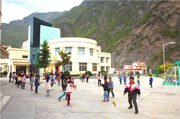 震后八年：朗朗書聲傳來，理想之花綻放