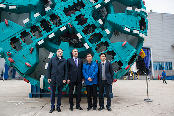 波蘭代表團(tuán)為山河智能創(chuàng)新發(fā)展點(diǎn)贊