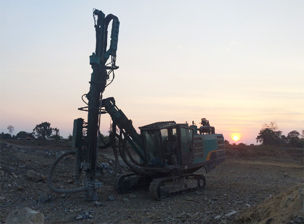 湄公河上的硬漢！山河智能露天鉆車展中國制造魅力