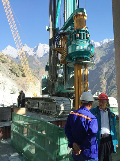 為客戶(hù)創(chuàng)造價(jià)值，山河智能董事長(zhǎng)元旦為一線服務(wù)團(tuán)隊(duì)點(diǎn)贊