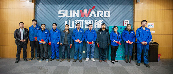 溫暖！山河智能2017年春節(jié)慰問40名困難職工