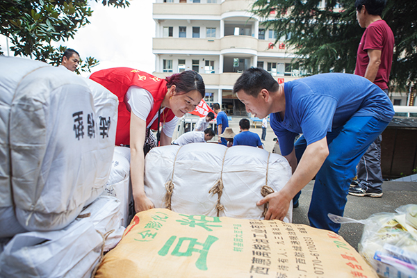 無(wú)人機(jī)裝備馳援抗洪救災(zāi)，守衛(wèi)家園山河在行動(dòng)