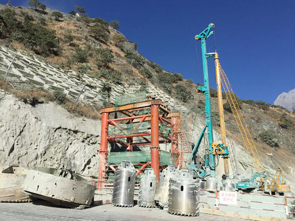 為客戶(hù)創(chuàng)造價(jià)值，山河智能董事長(zhǎng)元旦為一線服務(wù)團(tuán)隊(duì)點(diǎn)贊