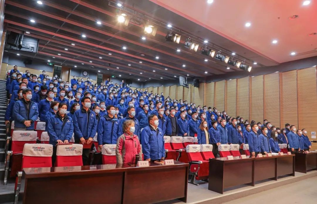 山河智能集中收看十三屆全國人大四次會議開幕會