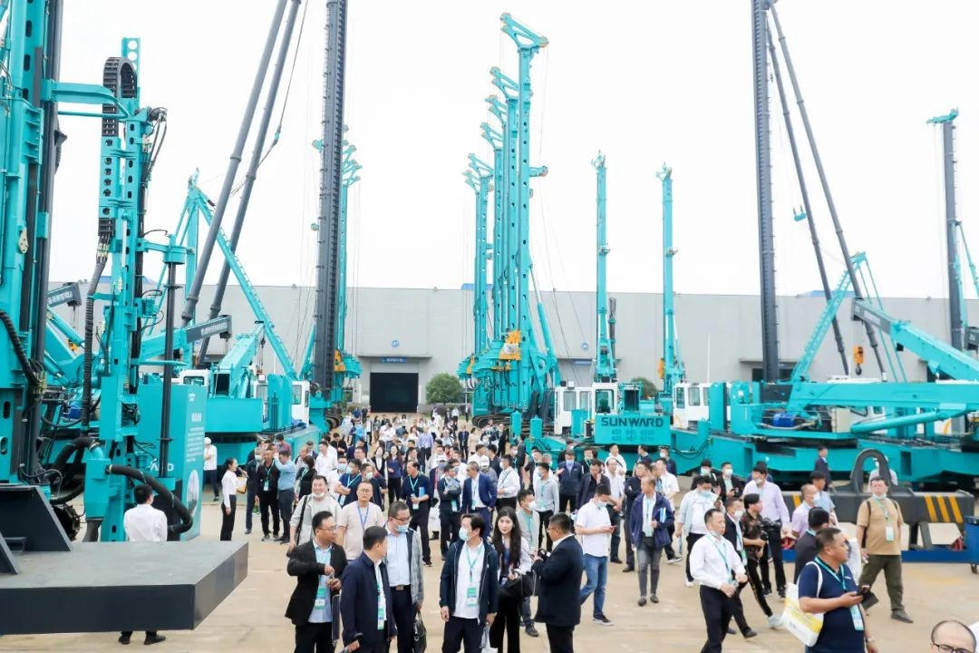 “爆品”出擊！山河智能客戶交流會(huì)簽約超8億元