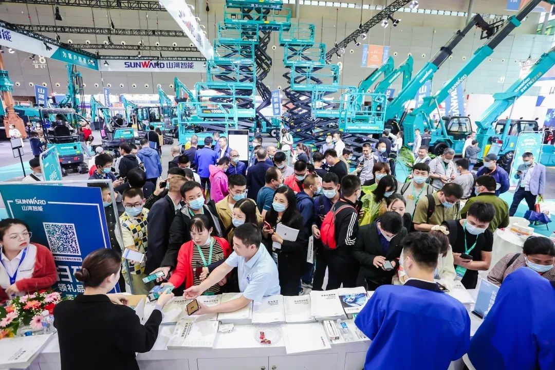 “機(jī)甲盛宴”長(zhǎng)沙展圓滿收官！山河智能展區(qū)亮點(diǎn)精彩回顧