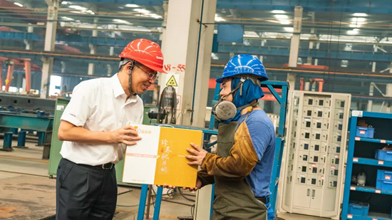 萬力集團(tuán)“送清涼”活動，慰問一線員工