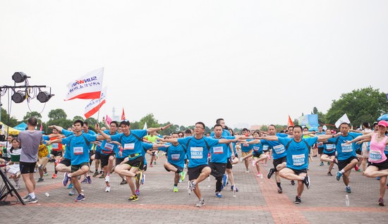 樂跑團(tuán)競逐橘子洲團(tuán)隊(duì)合作棒棒噠