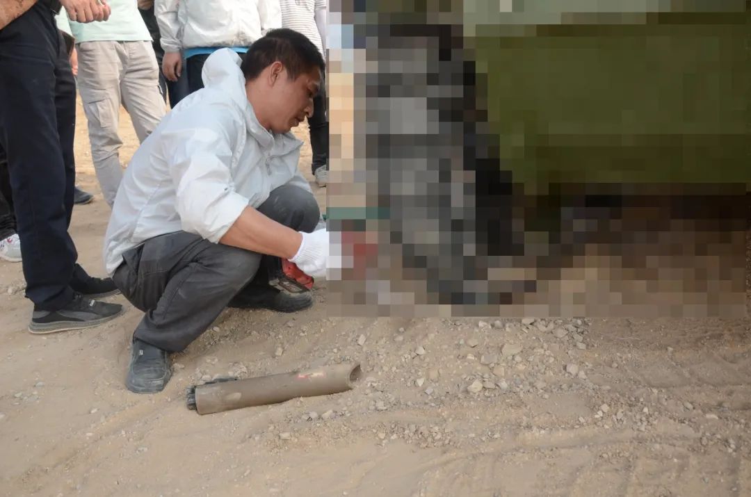 致敬！戰(zhàn)斗在風(fēng)沙中的特種裝備團(tuán)隊(duì)