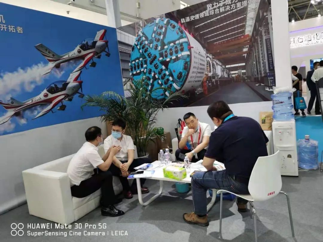 山河智能亮相北京國際石油展