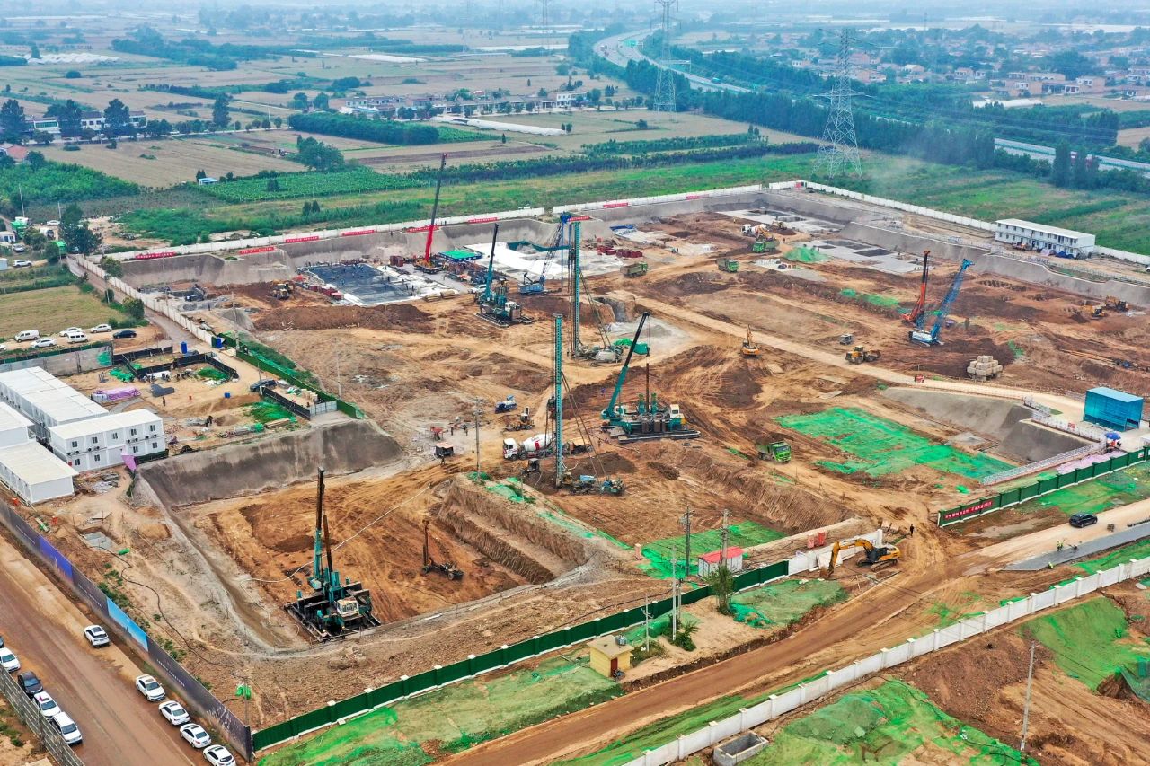 創(chuàng)新引領(lǐng)，山河智能行業(yè)首創(chuàng)雙層快壓裝置| 百年風華筑錦繡山河（5）