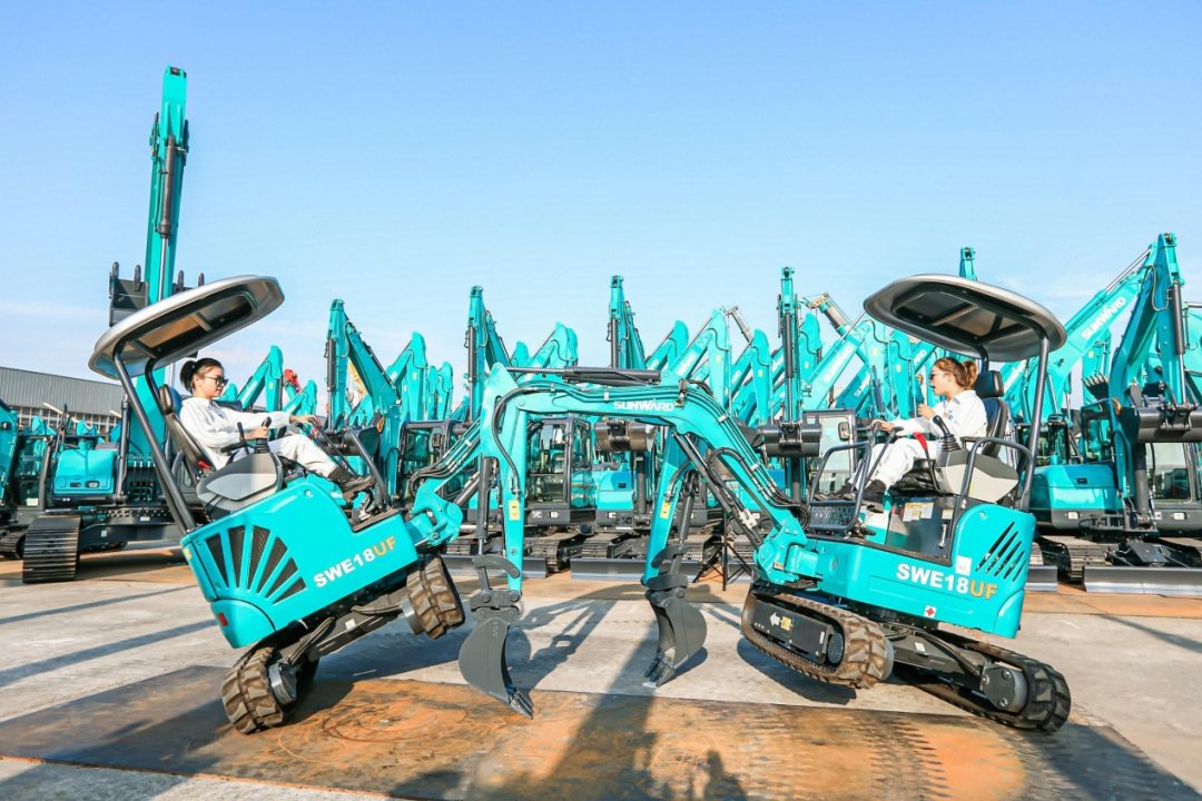 王炸！挖機加“寶貝”魅力征服全場