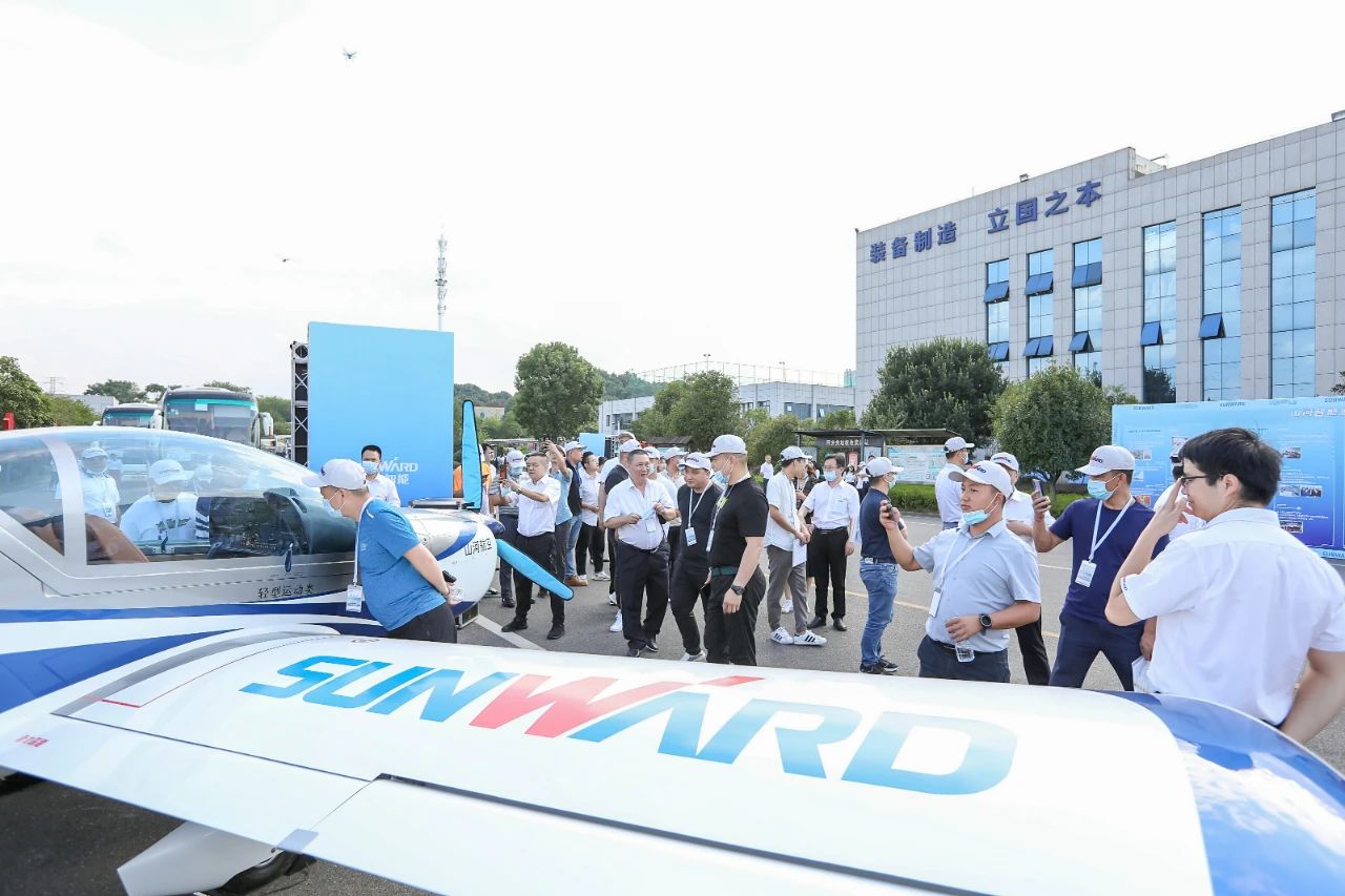 逛展超熱鬧！山河智能成果展示會(huì)高能名場(chǎng)面來襲