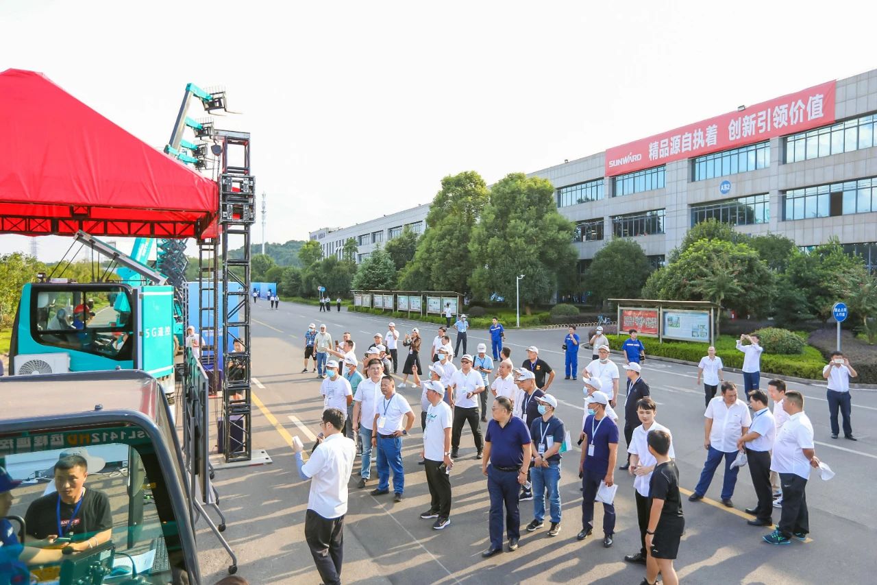 遠程遙控+仿真培訓！全球首創(chuàng)5G遙控仿真培訓智慧平臺精彩亮相