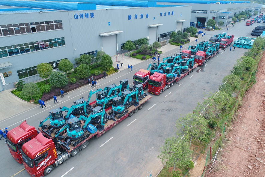 助力祖國(guó)西南地區(qū)建設(shè)！山河智能國(guó)內(nèi)首批SWE60UF無(wú)尾挖掘機(jī)批量交付