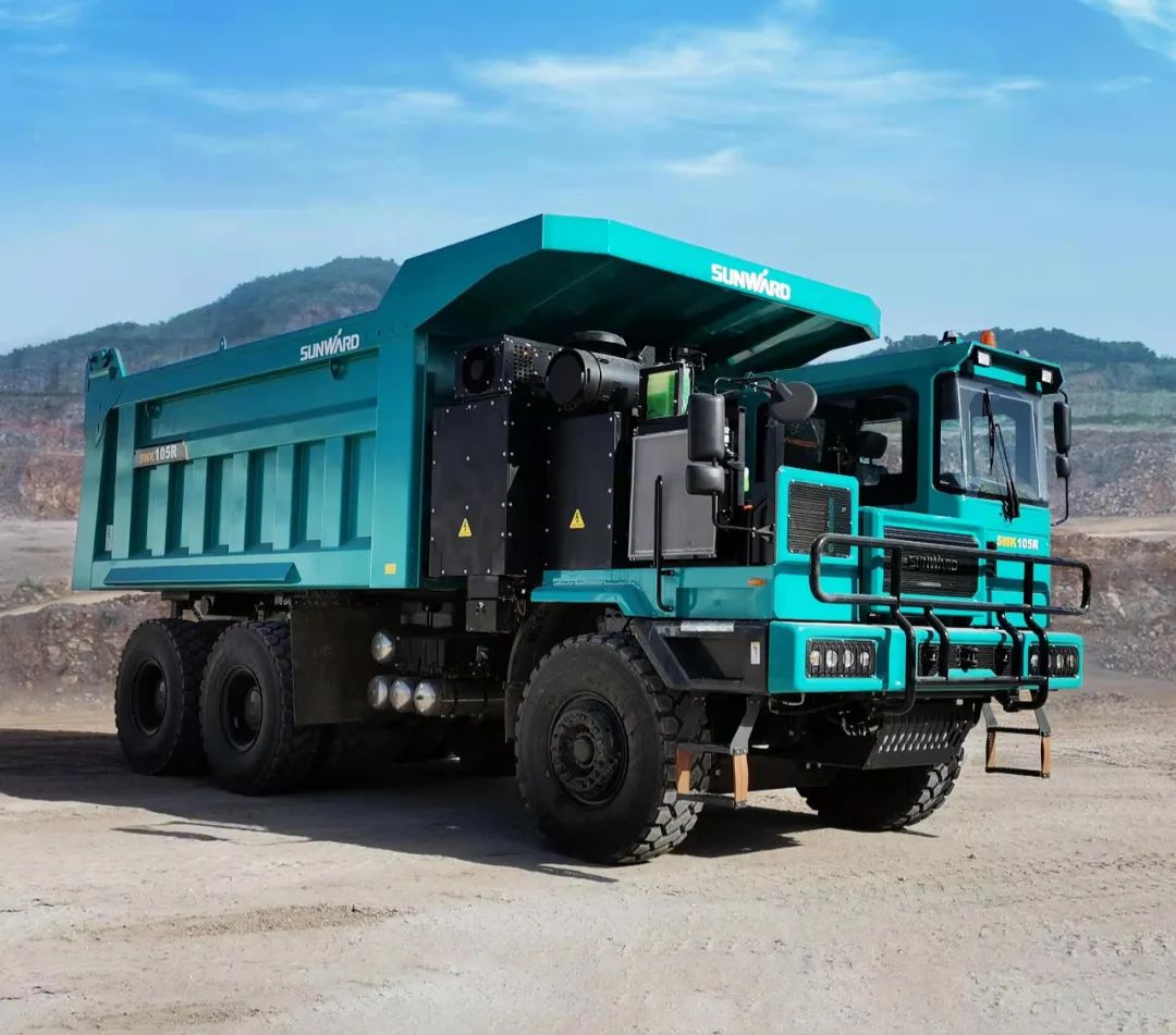 新能源，長(zhǎng)續(xù)航！山河智能首臺(tái)LNG增程式寬體礦卡下線交付