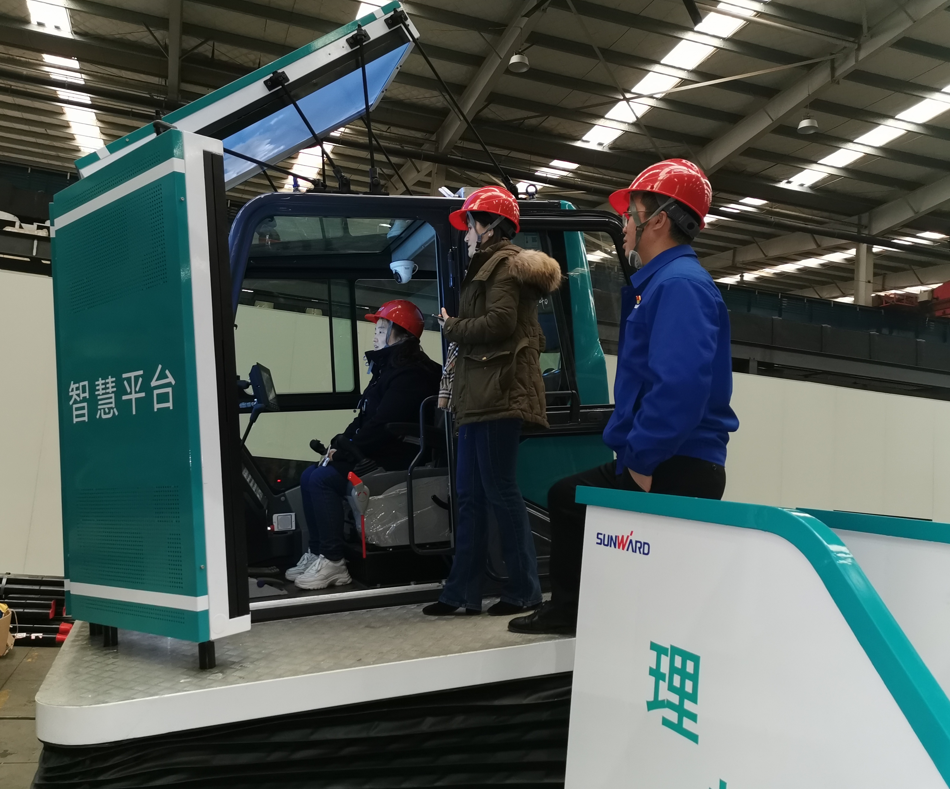 湖南省人工智能學會秘書長陳愛斌一行考察調研山河智能