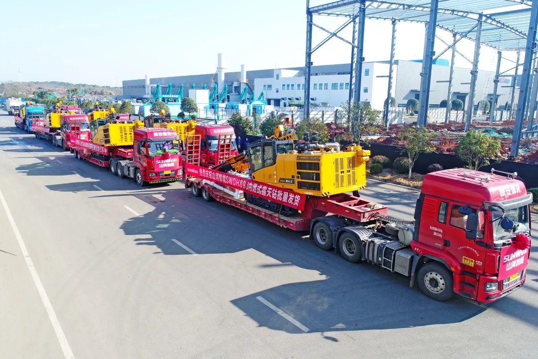 又一款差異化定制產(chǎn)品獲認可！山河智能SWDH89J內(nèi)燃式露天鉆批量發(fā)貨