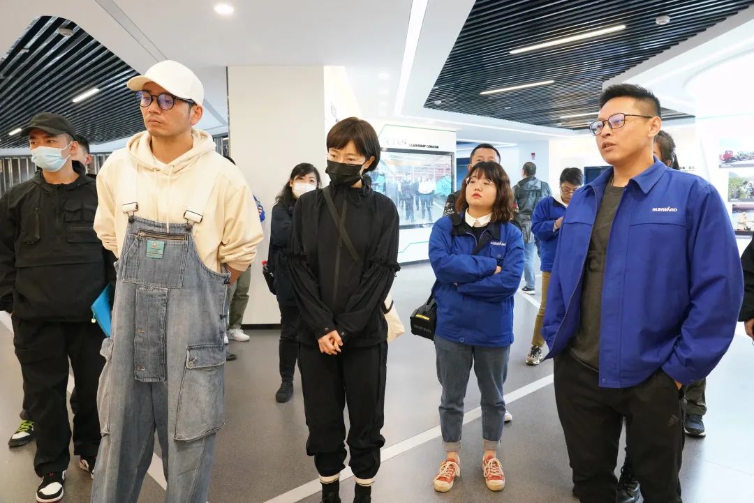 硬實(shí)力+軟名片！山河智能協(xié)拍電視劇《重中之重》開機(jī)