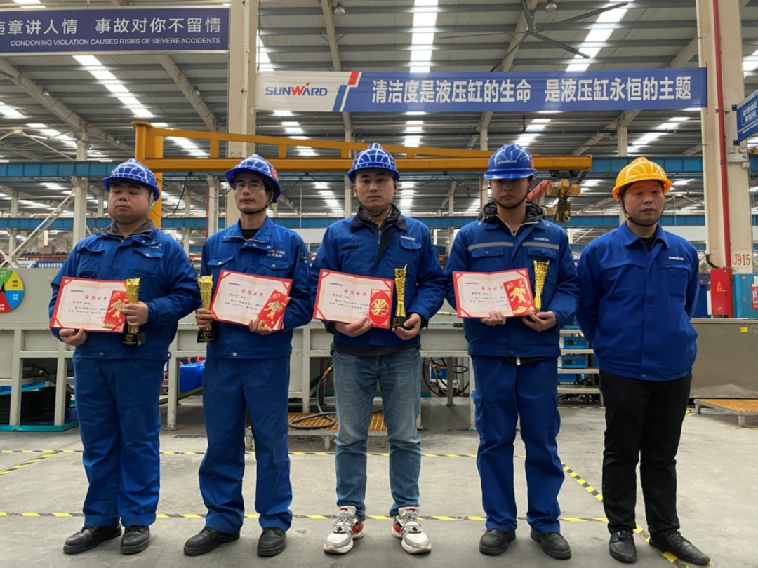 山河工匠 | “浪波”不言苦，甘為“人梯”承大重