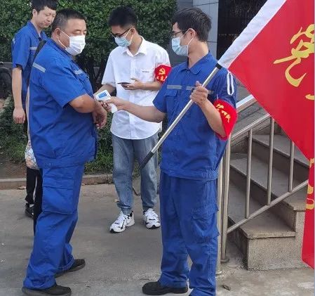 山河工匠 | “浪波”不言苦，甘為“人梯”承大重