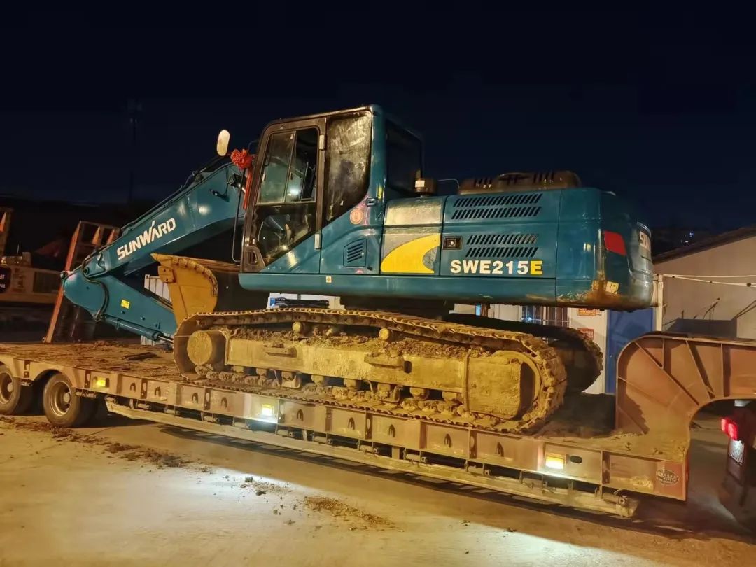 沖鋒一線顯擔(dān)當(dāng)！山河智能挖掘機助力長沙方艙醫(yī)院建設(shè)