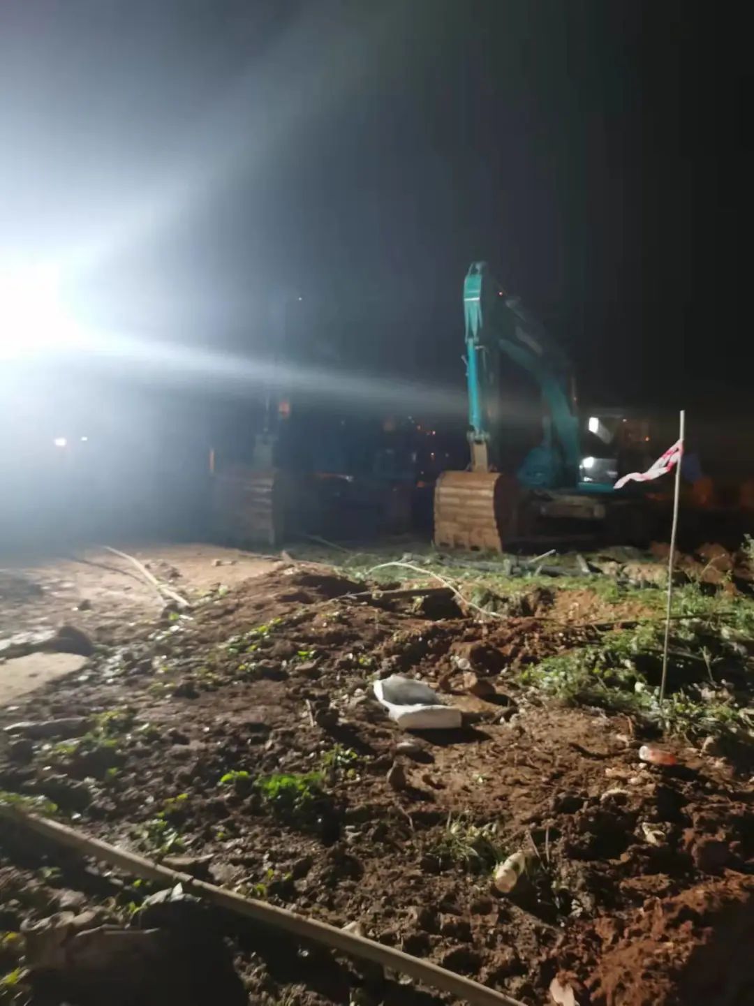 沖鋒一線顯擔(dān)當(dāng)！山河智能挖掘機助力長沙方艙醫(yī)院建設(shè)