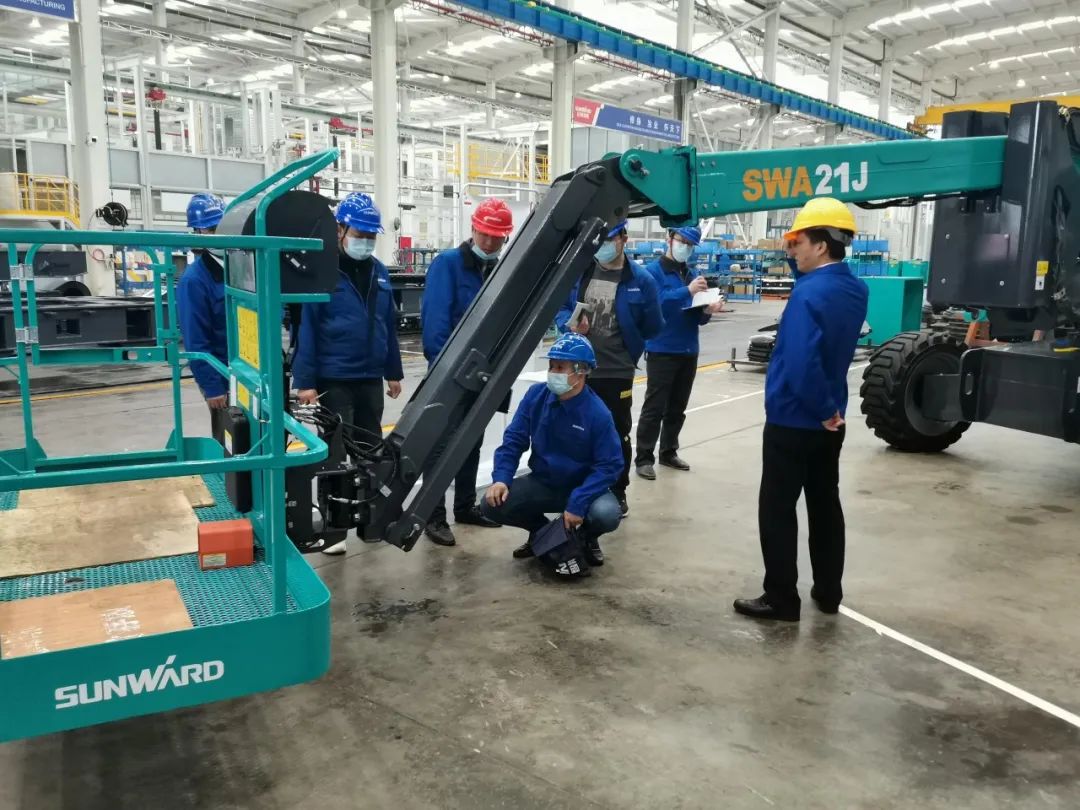 行業(yè)同級別產(chǎn)品之最！山河智能又一款曲臂式高空作業(yè)平臺成功下線