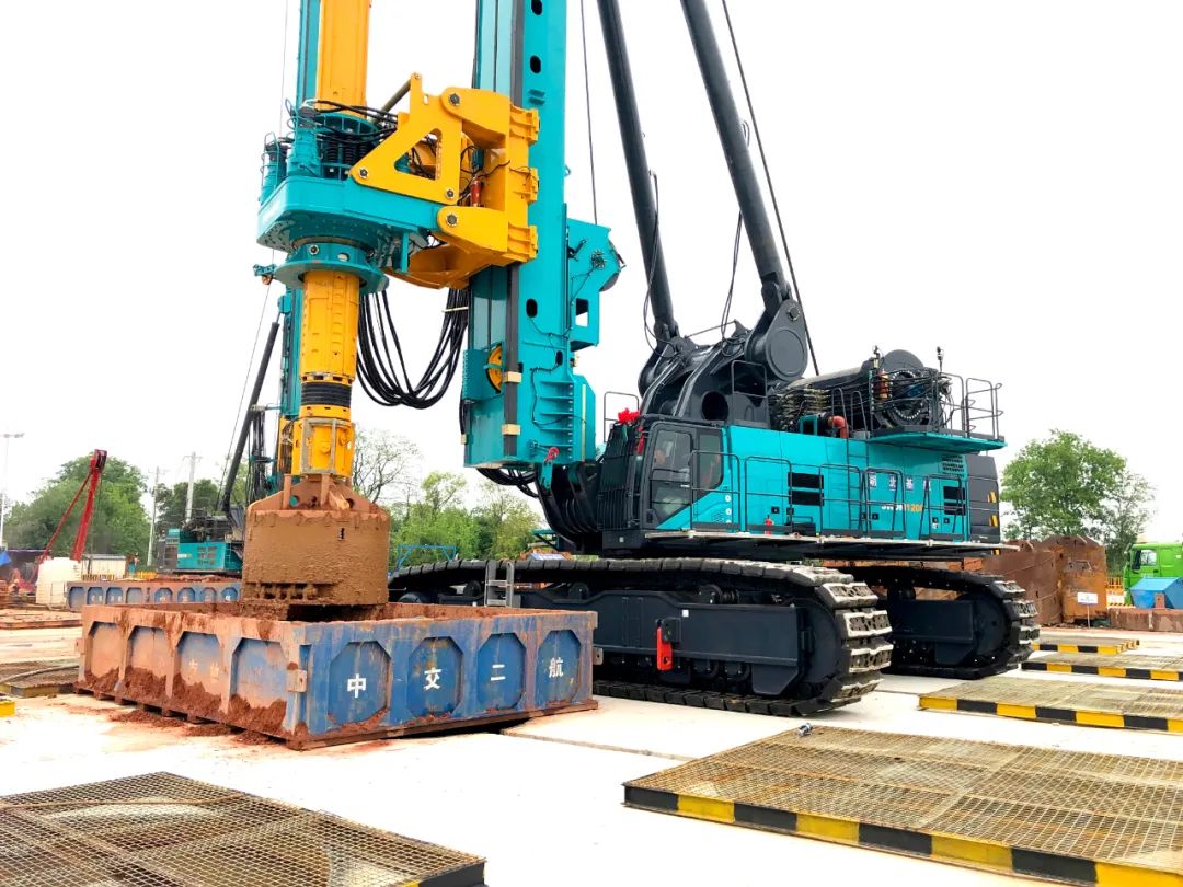 再啃“硬骨頭”！山河智能“超級樁備”助建燕磯長江大橋