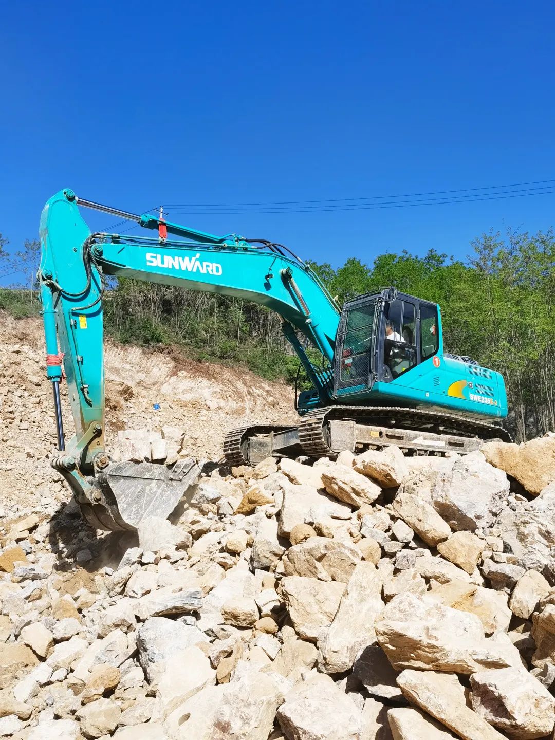 三員山河挖機(jī)“悍將”收服“鐵粉”一枚，憑什么？