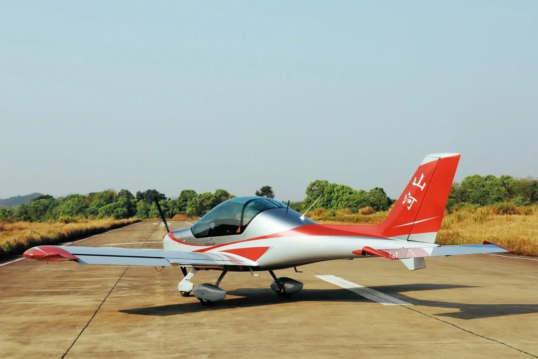 圖集 | 阿若拉穿“鯊”衣，還有更多套裝為天空添彩！