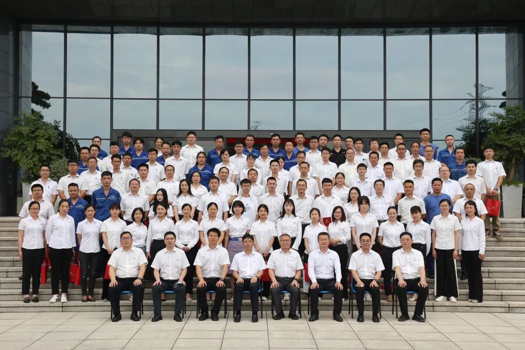 為建功建企建家一體化貢獻更大力量！山河智能第五屆五次“雙代會”成功召開