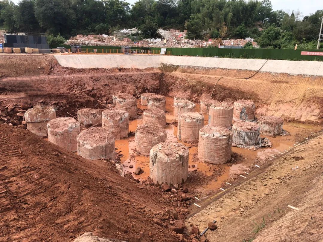 超級(jí)“樁”備實(shí)力亮劍！山河智能攜手武漢樂成建設(shè)攻克燕磯長(zhǎng)江大橋復(fù)雜地層施工難題