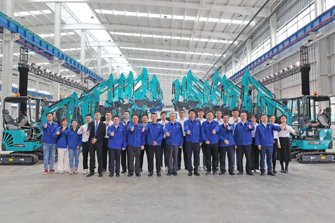 助力“雙碳”目標！山河智能集中發(fā)布F系列國四挖掘機