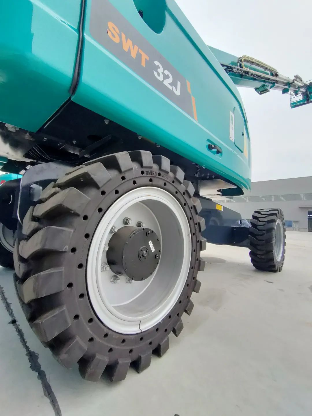 無需擴橋！山河智能國四款32米直臂式高空作業(yè)平臺成功下線