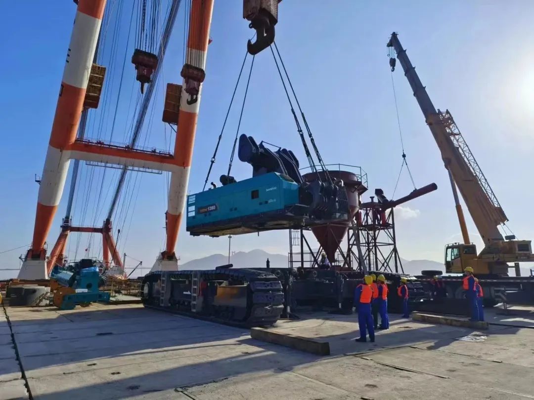首樁開(kāi)鉆！山河智能超級(jí)旋挖實(shí)力助建世界最大跨度公鐵兩用大橋