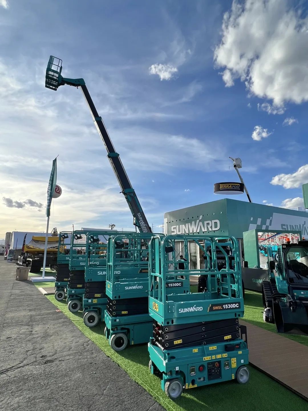 拉展直播 | 山河智能高空精品亮相2023美國拉展，哪款是你的最愛？