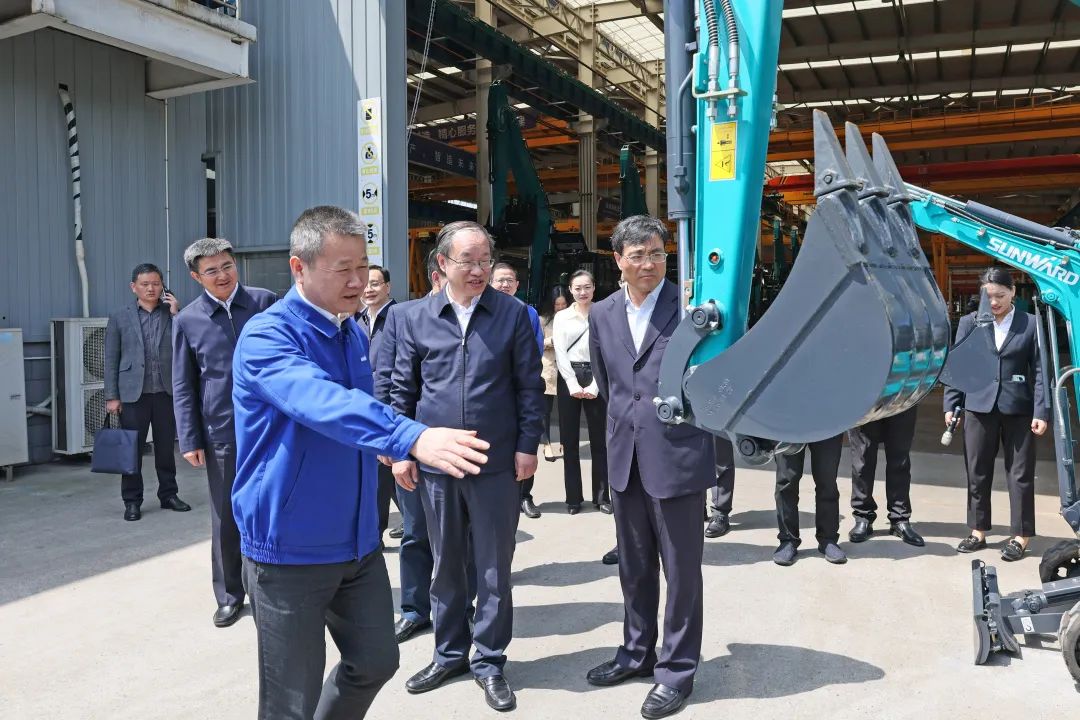 人社部黨組成員、副部長(zhǎng)俞家棟考察調(diào)研山河智能