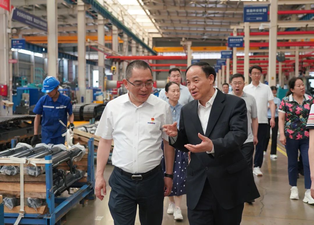 太原市政協(xié)主席操學誠調研山河智能