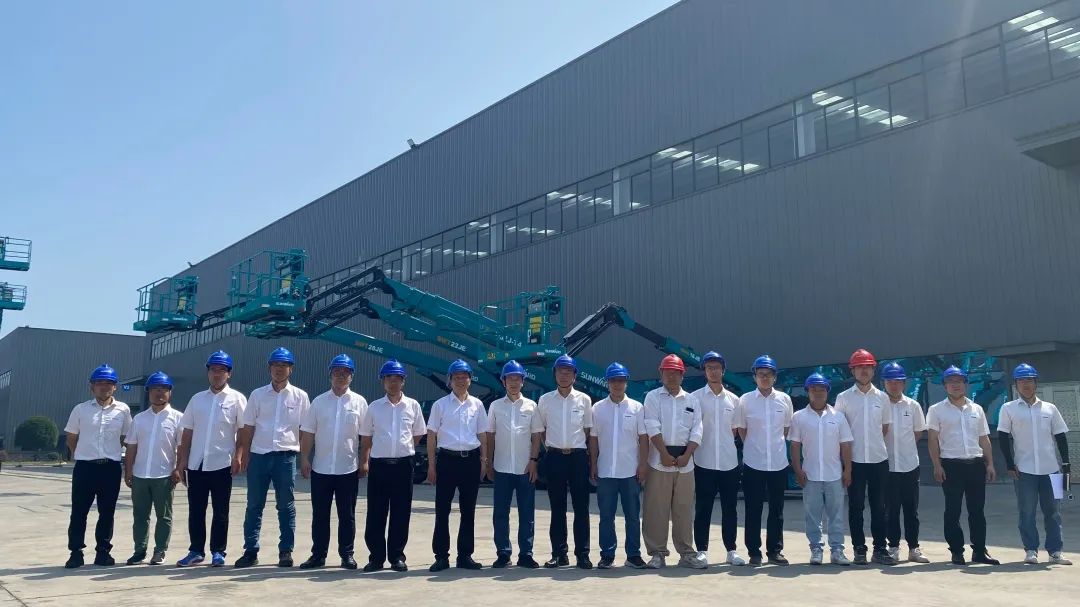 新能源家族再添“新丁”！山河智能三款電動(dòng)臂式高空作業(yè)平臺(tái)齊下線