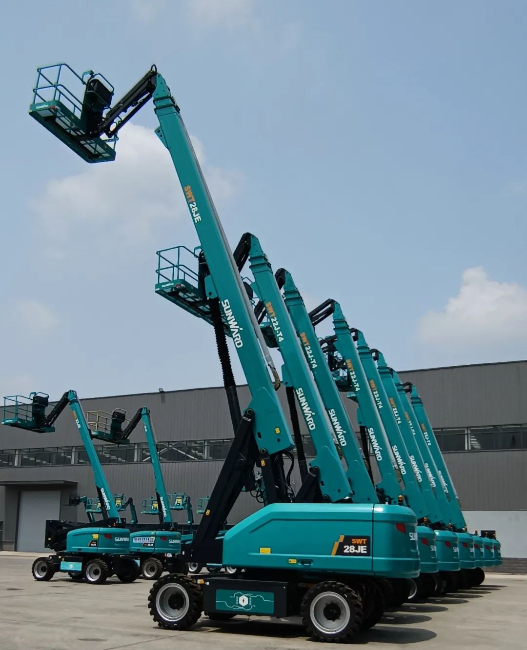 新能源家族再添“新丁”！山河智能三款電動(dòng)臂式高空作業(yè)平臺(tái)齊下線